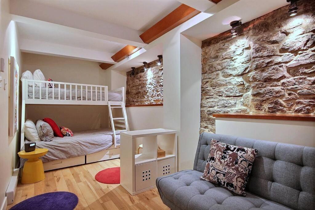 Generations Quebec Old City/ Parking/ Family 외부 사진